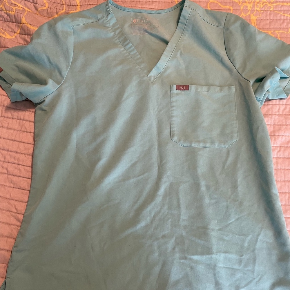 FIGS scrub top!